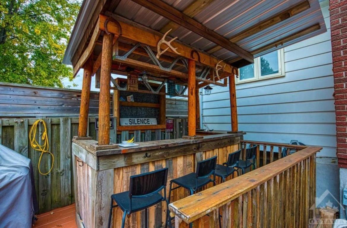 Castlerooms Homestay أوتاوا المظهر الخارجي الصورة